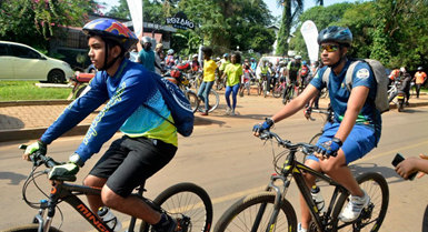 Shughuli ya kuendesha baiskeli kwa kuadhimisha Siku ya Afya ya Akili Duniani lafanyika Kampala, Uganda 