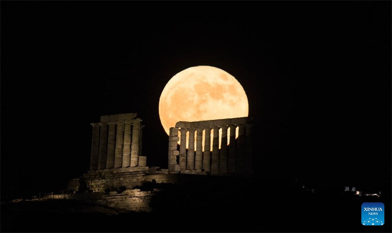 Mwezi mkubwa (supermoon) waangaza anga la usiku kote duniani 