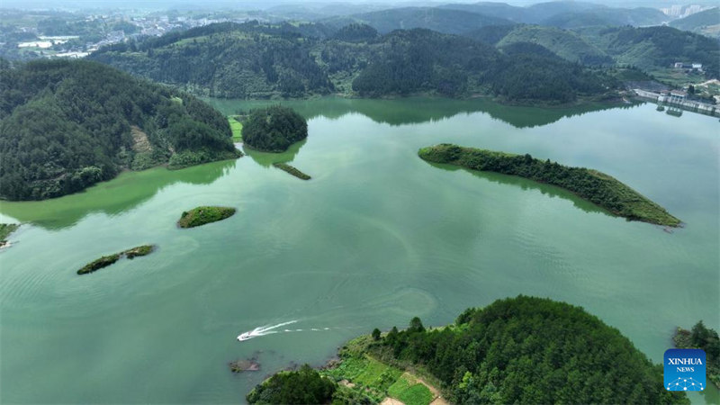 Mandhari ya Bwawa la Hifadhi ya Maji la Xiaxi huko Guizhou, Kusini Magharibi mwa China