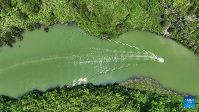 Mandhari ya Bwawa la Hifadhi ya Maji la Xiaxi huko Guizhou, Kusini Magharibi mwa China