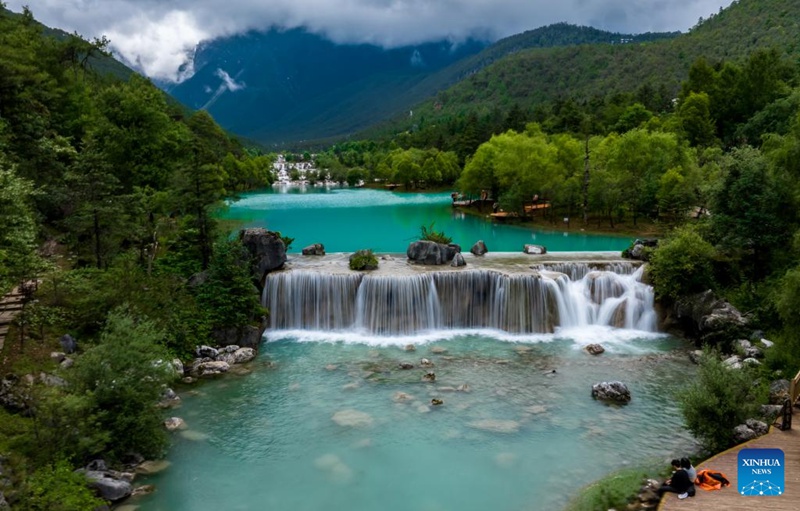 Mandhari ya Milima ya Theluji ya Yulong ya Yunnan