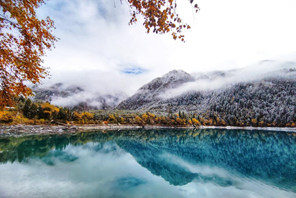 Mandhari ya theluji ya Jiuzhaigou, Sichuan