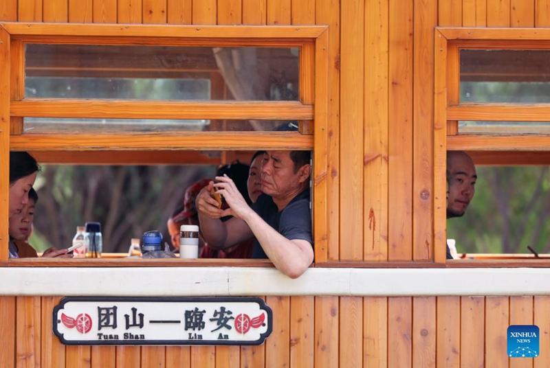 Njia ya reli ya utalii yavutia watalii huko Honghe, Kusini Magharibi mwa China