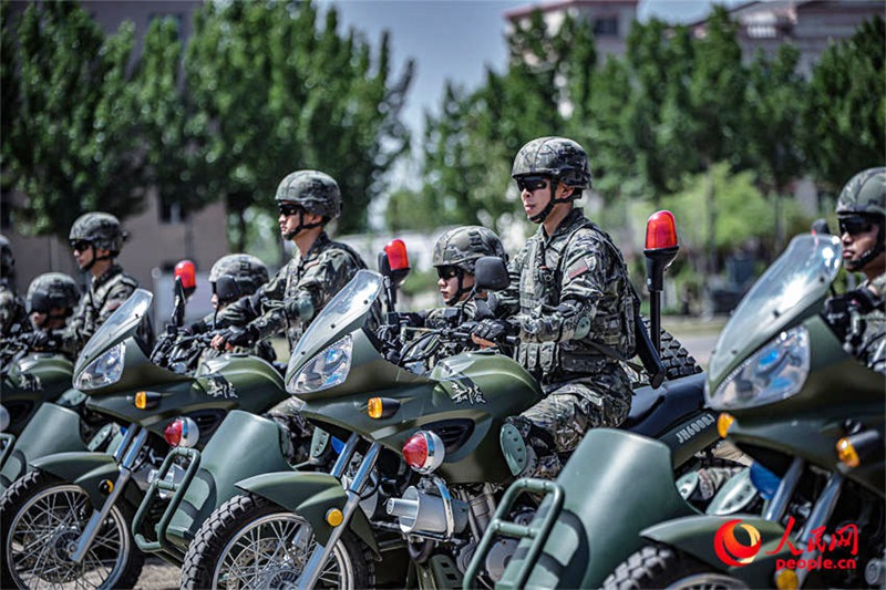 Mazoezi ya operesheni maalum ya skauti polisi wenye silaha yaleta hisia ya 