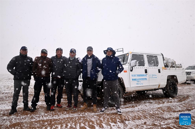 Habari Picha ya walinzi wa Hoh Xil, eneo la makazi muhimu kwa swala wa Tibet huko Qinghai wa China