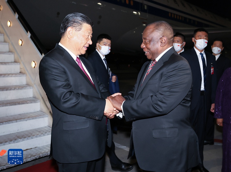 Rais Xi Jinping awasili Johannesburg kuhudhuria Mkutano wa 15 wa Viongozi Wakuu wa nchi za BRICS na kufanya ziara ya kiserikali nchini Afrika Kusini