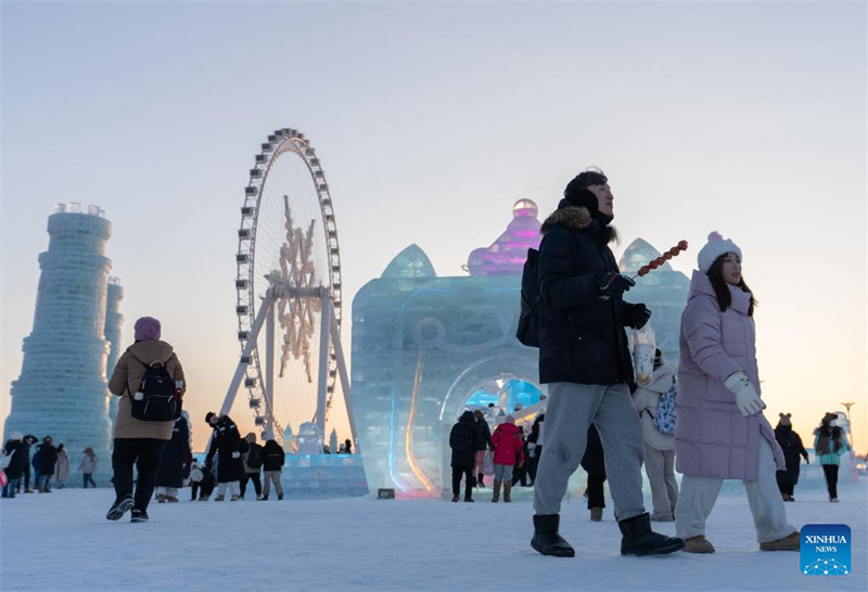 Bustani ya Theluji na Barafu?ya Harbin, China yafunguliwa kwa umma