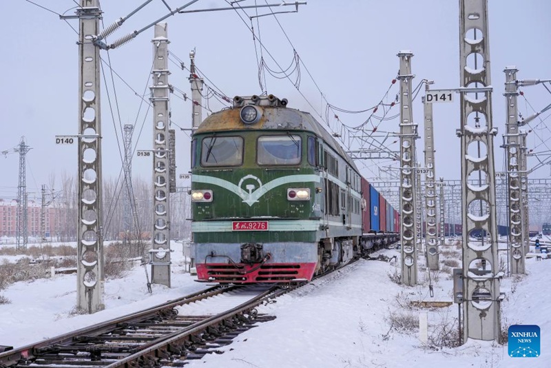 Bandari kuu mbili za reli katika Mkoa wa Xinjiang zashughulikia treni za mizigo zaidi ya 70,000 za China-Ulaya