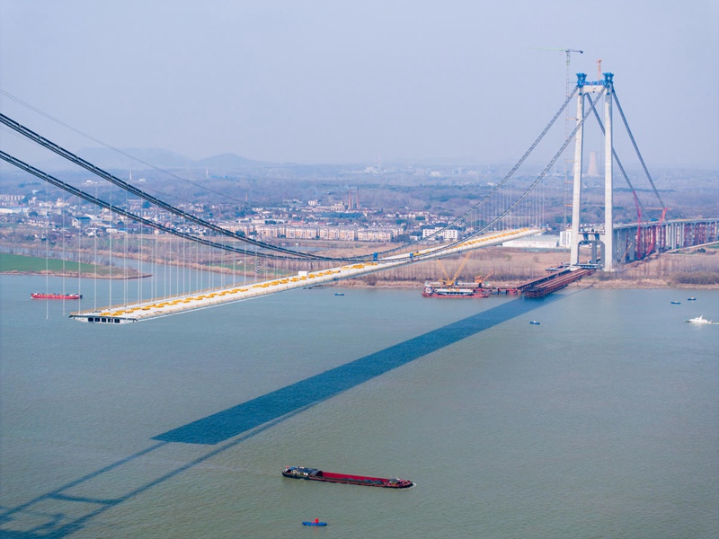 Daraja la kuvuka Mto Yangtze la Longtan likiendelea kujengwa huko Nanjing, China