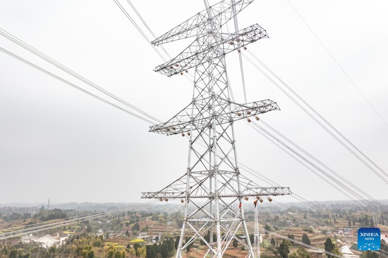 Mradi wa upitishaji umeme wa 1,000kV wa Sichuan-Chongqing waendelea kujengwa nchini China