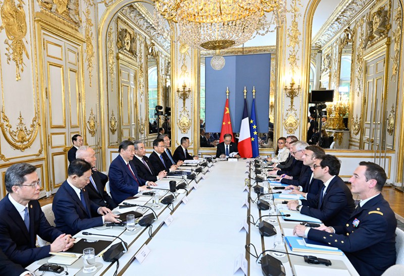 Rais Xi Jinping wa China na Rais wa Ufaransa Emmanuel Macron walifanya mazungumzo mchana wa tarehe 6, Mei kwenye Ikulu ya Elysee huko Paris, Ufaransa. (Picha na Yin Bogu/Xinhua)