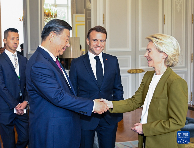 Rais wa China Xi Jinping, Rais wa Ufaransa Emmanuel Macron na Mwenyekiti wa Kamisheni ya Umoja wa Ulaya Ursula von der Leyen wafanya mazungumzo