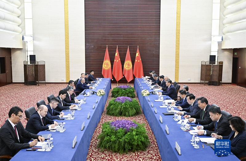 Rais Xi Jinping wa China akikutana na rais Sadyr Japarov wa Kyrgyzstan. (Picha na Yin Bogu/Xinhua)