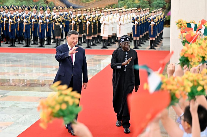 Rais Xi Jinping wa China akifanya hafla ya kumkaribisha Rais Bola Tinubu wa Nigeria, ambaye yuko Beijing kwa ajili ya kuhudhuria Mkutano wa Kilele wa 2024 wa Baraza la Ushirikiano kati ya China na Afrika (FOCAC) na ziara ya kiserikali, katika Ukumbi wa Kaskazini wa Jumba la Mikutano ya Umma kabla ya mazungumzo yao mjini Beijing, China, Septemba 3, 2024. (Xinhua/Yin Bogu)