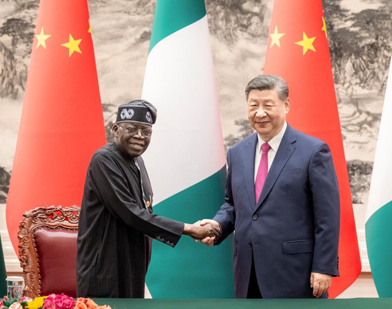 Rais Xi Jinping wa China na Rais Bola Tinubu wa Nigeria wakishuhudia utiaji saini nyaraka za ushirikiano baada ya mazungumzo yao mjini Beijing, China, Septemba 3, 2024. (Xinhua/Zhai Jianlan)