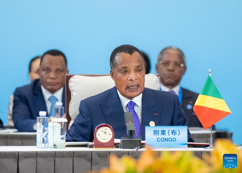 Denis Sassou Nguesso, Rais wa Jamhuri ya Kongo, akizungumza kwenye mkutano wa ngazi ya juu kuhusu amani na usalama wa Mkutano wa Kilele wa 2024 wa Baraza la Ushirikiano kati ya China na Afrika (FOCAC) kwenye Kituo cha Mikutano cha Kitaifa cha China mjini Beijing, China, Septemba 5, 2024. (Xinhua/Zhai Jianlan)