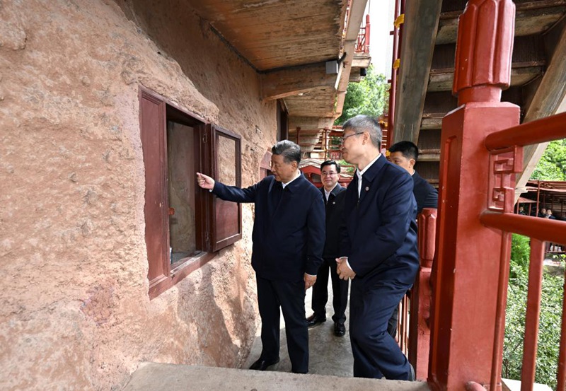 Xi Jinping akagua Mji Baoji wa Mkoa wa Shaanxi na Mji Tianshui wa Mkoa wa Gansu, China