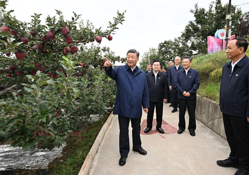 Xi Jinping akagua Mji Baoji wa Mkoa wa Shaanxi na Mji Tianshui wa Mkoa wa Gansu, China